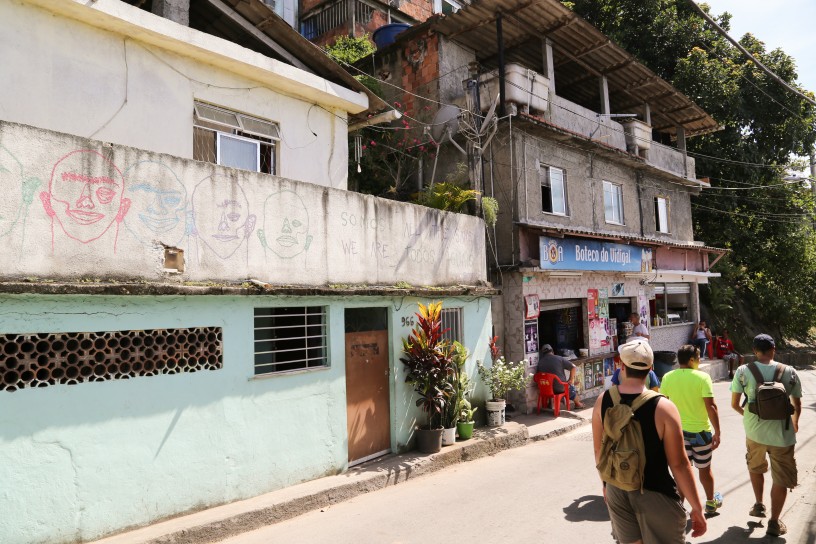 Making our way back down through Vidigal favela