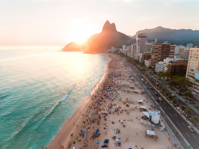 Dois Irmãos, the iconic mountain at the end of Leblon/Ipanema beach. If you've been to Rio you're probably curious about climbing it, as I was